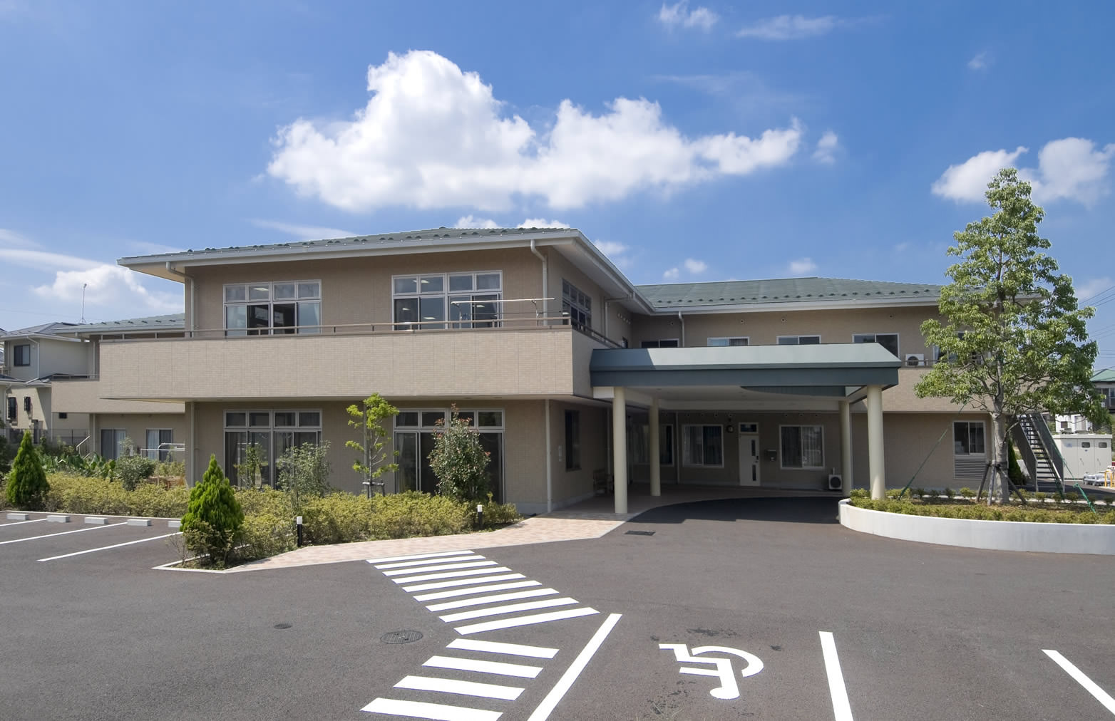 あずみ苑 グランデ三咲